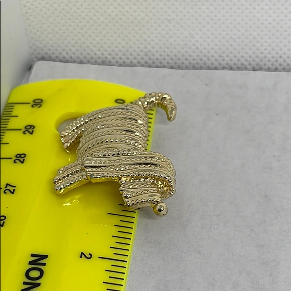 Vintage MCM shaggy dog Gold tone shiny Brooch pin - Picture 10 of 10